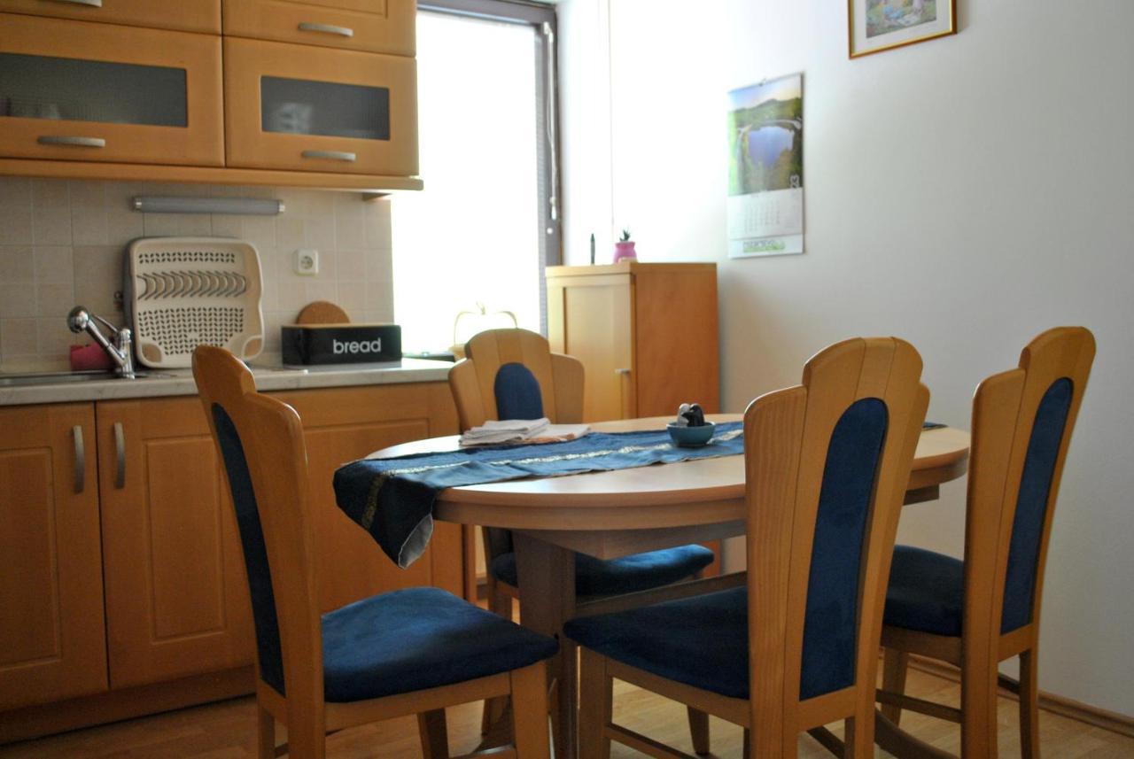 Riverside Village Apartment Бохинь Экстерьер фото